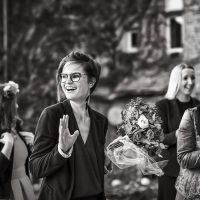 Gagnante du bouquet de la mariée au Prieuré de Bonvaux - Photo Clément Renard