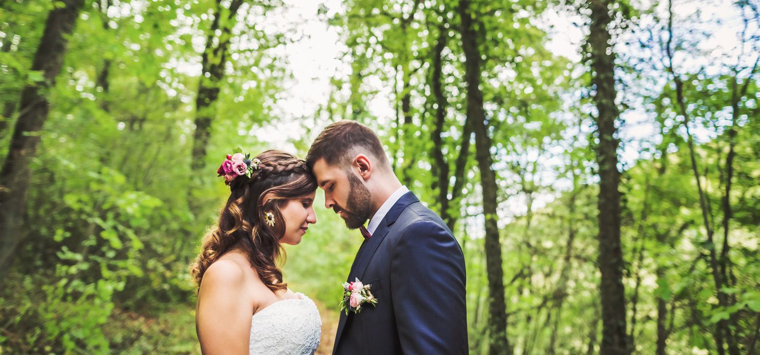 Photgraphie de mariage en forêt près de Dijon