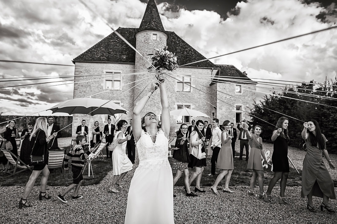 Jeu du ruban pour un mariage en Bourgogne